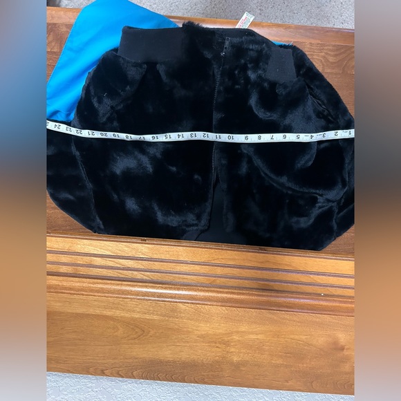 Fuzzy, Warm Trauma light bomber jacket - Picture 4 of 5